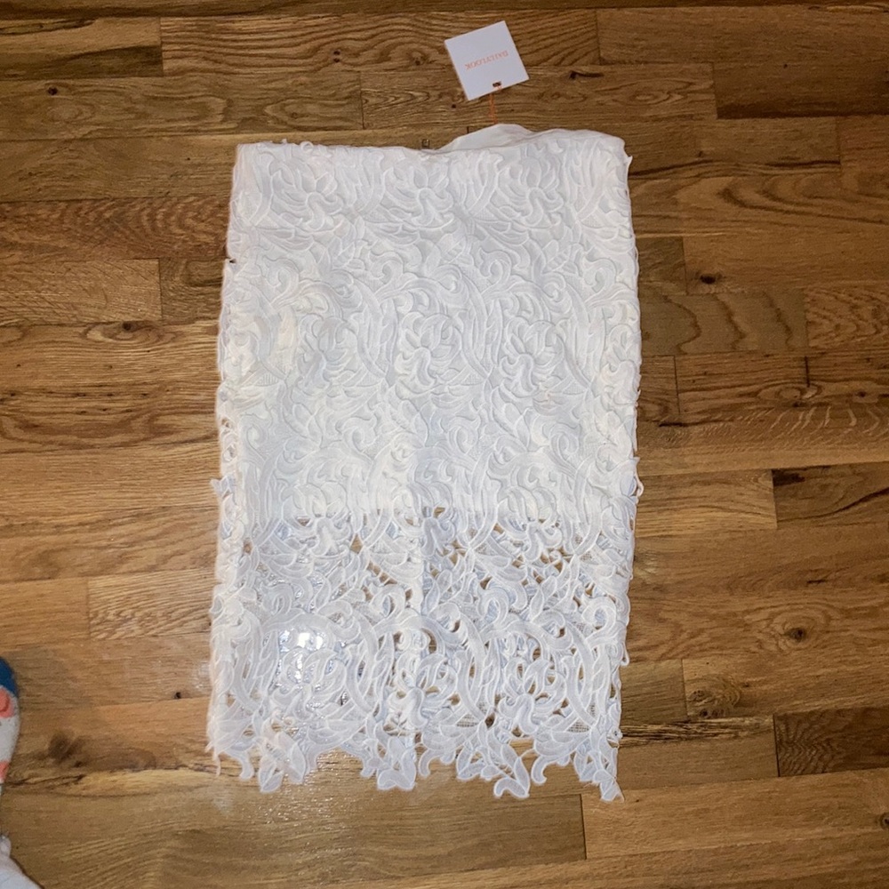 White pencil skirt